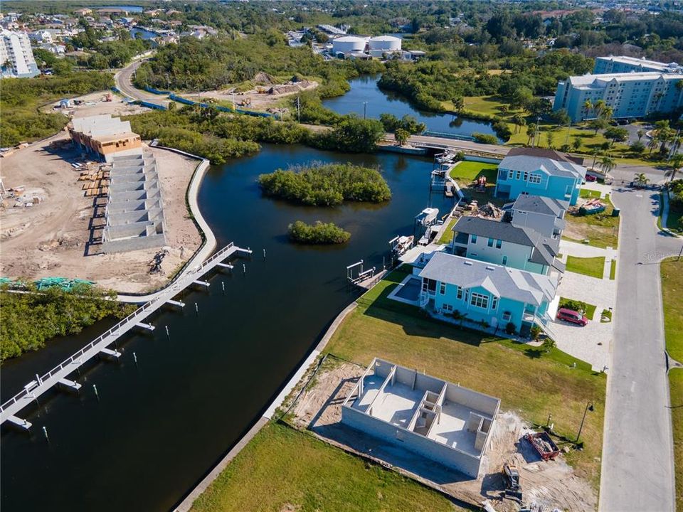 На продажу: $349,000 (0.16 acres)