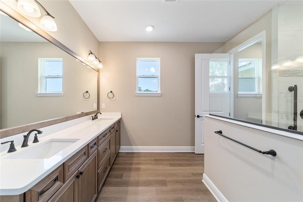 For Sale: $689,000 (3 beds, 3 baths, 2828 Square Feet)