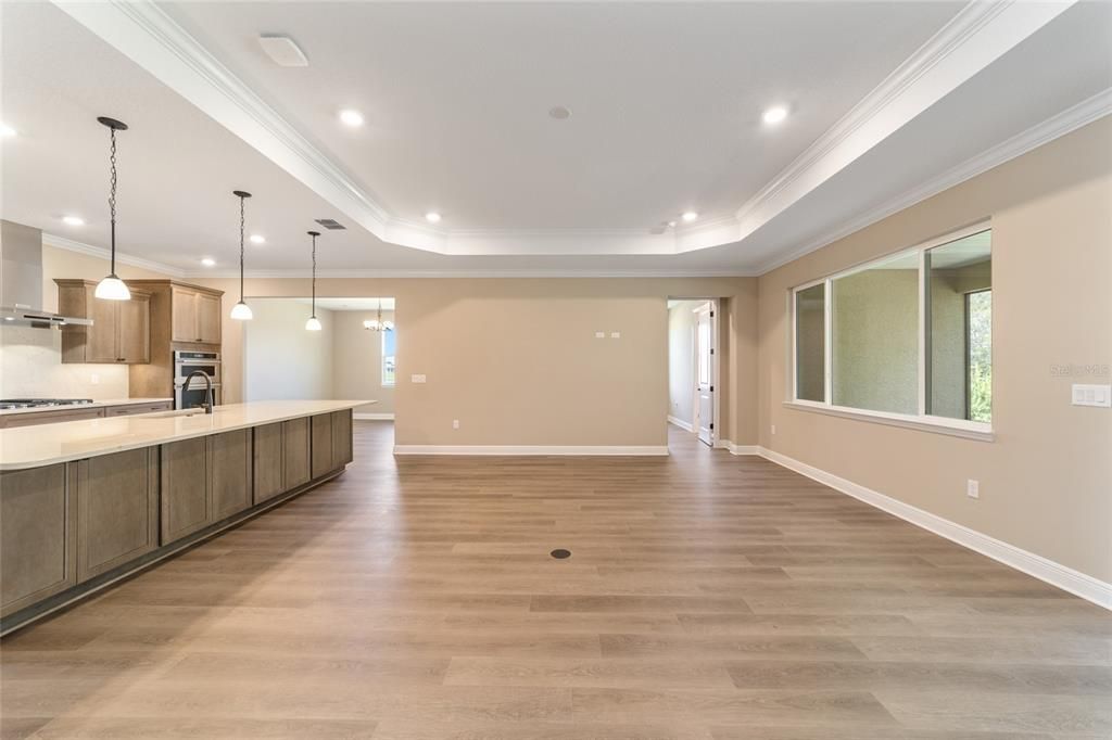 For Sale: $689,000 (3 beds, 3 baths, 2828 Square Feet)