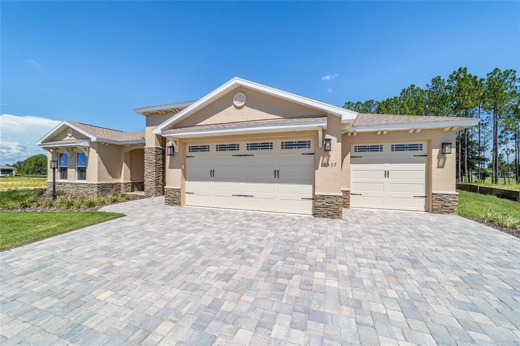 For Sale: $689,000 (3 beds, 3 baths, 2828 Square Feet)