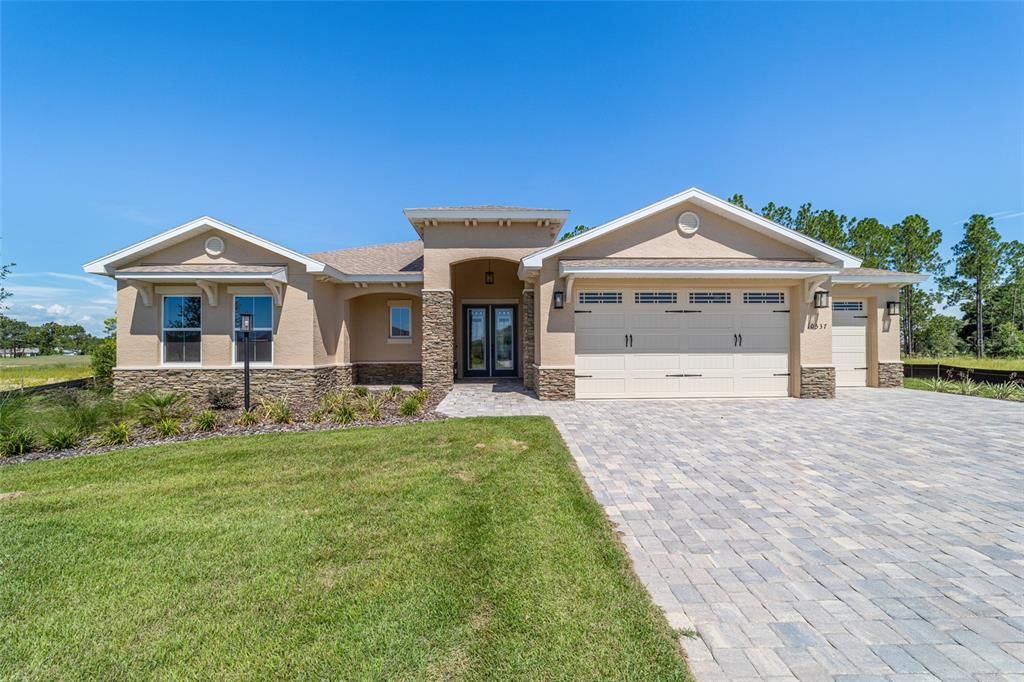 For Sale: $689,000 (3 beds, 3 baths, 2828 Square Feet)