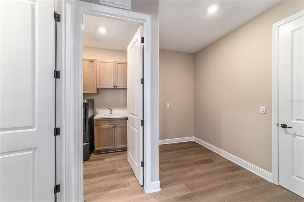 For Sale: $689,000 (3 beds, 3 baths, 2828 Square Feet)