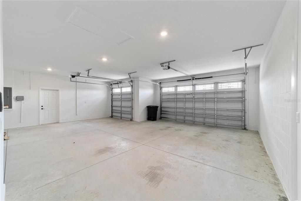 For Sale: $689,000 (3 beds, 3 baths, 2828 Square Feet)