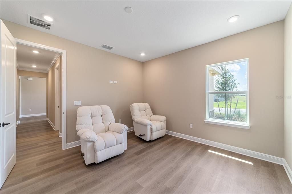 For Sale: $689,000 (3 beds, 3 baths, 2828 Square Feet)
