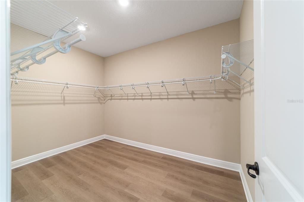 For Sale: $689,000 (3 beds, 3 baths, 2828 Square Feet)
