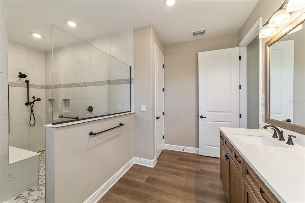 For Sale: $689,000 (3 beds, 3 baths, 2828 Square Feet)