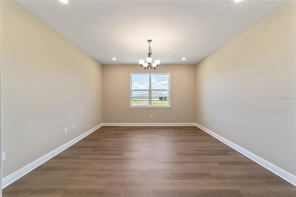 For Sale: $689,000 (3 beds, 3 baths, 2828 Square Feet)
