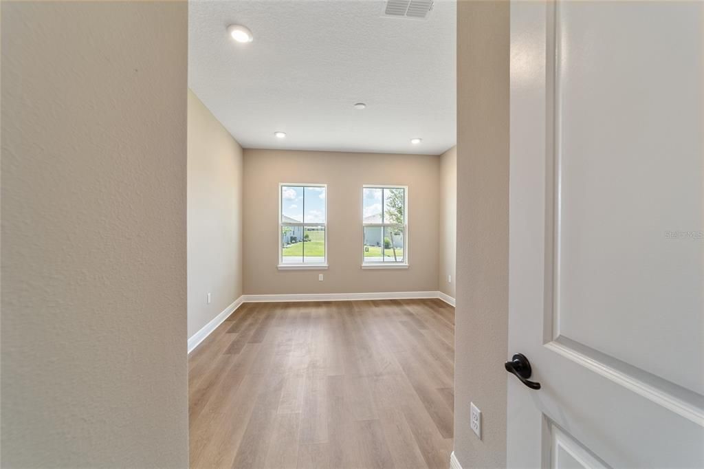 For Sale: $689,000 (3 beds, 3 baths, 2828 Square Feet)