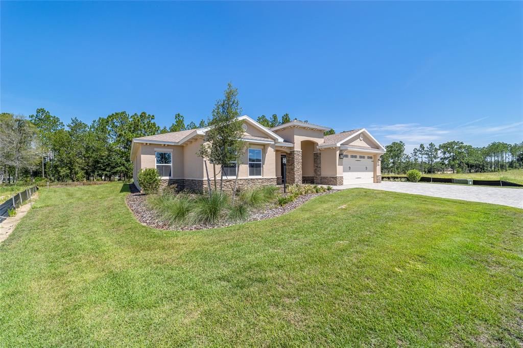 For Sale: $689,000 (3 beds, 3 baths, 2828 Square Feet)