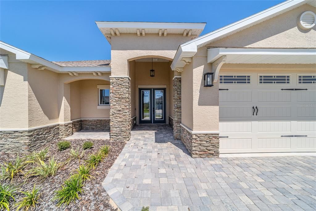 For Sale: $689,000 (3 beds, 3 baths, 2828 Square Feet)