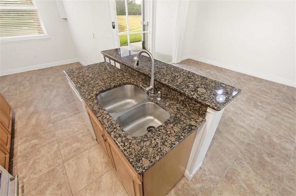 For Sale: $244,900 (3 beds, 2 baths, 1636 Square Feet)
