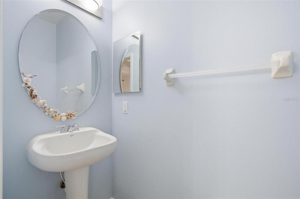 For Sale: $244,900 (3 beds, 2 baths, 1636 Square Feet)
