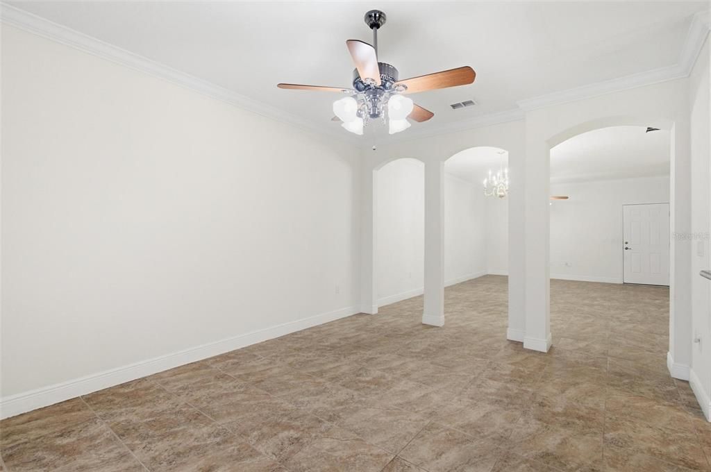For Sale: $244,900 (3 beds, 2 baths, 1636 Square Feet)