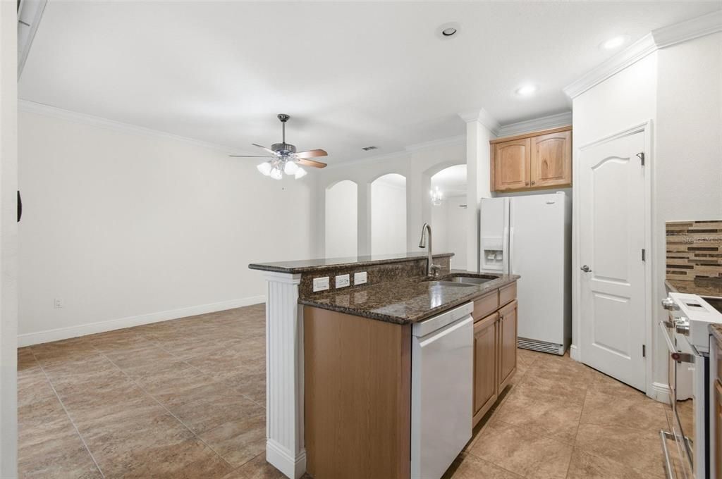 For Sale: $244,900 (3 beds, 2 baths, 1636 Square Feet)