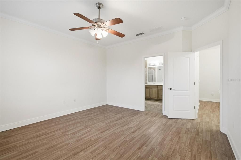 For Sale: $244,900 (3 beds, 2 baths, 1636 Square Feet)