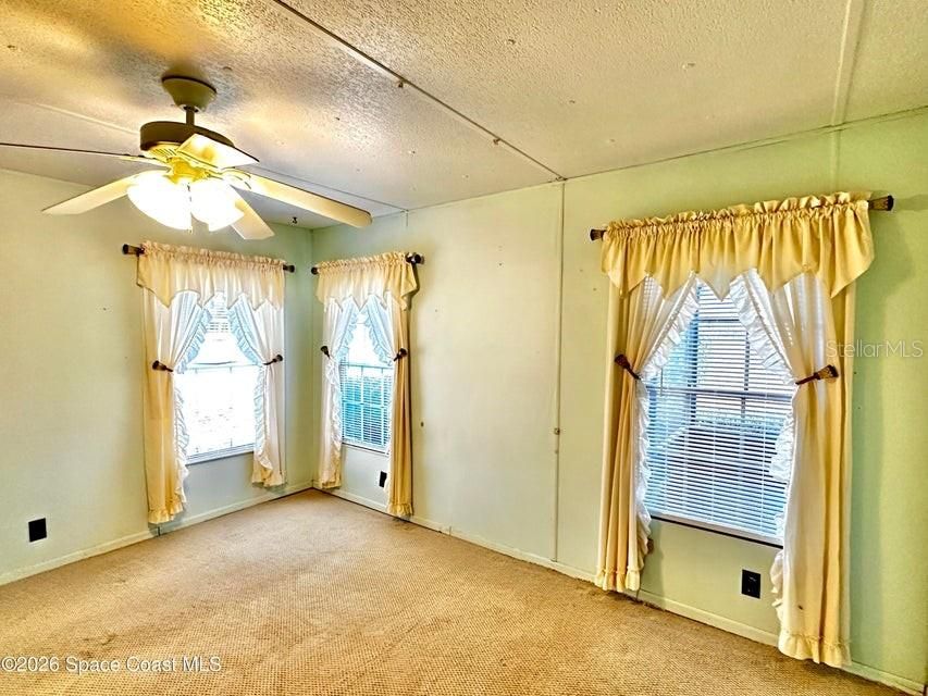 En Venta: $275,000 (3 camas, 2 baños, 1196 Pies cuadrados)