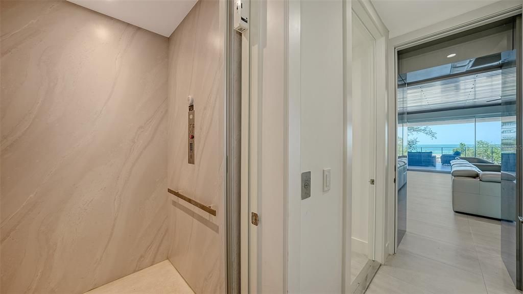 На продажу: $5,995,000 (4 спален, 4 ванн, 4224 Квадратных фут)
