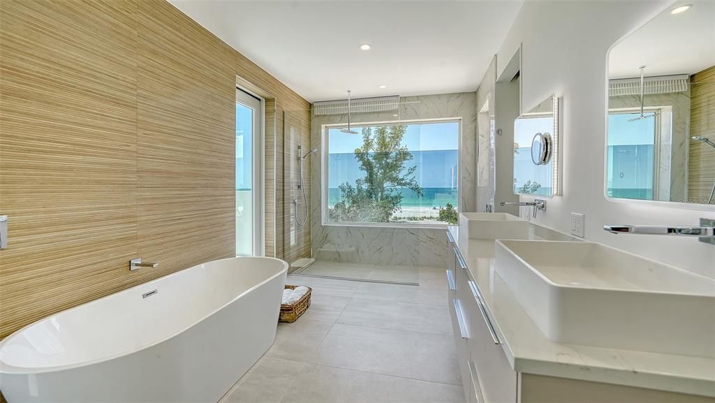 На продажу: $5,995,000 (4 спален, 4 ванн, 4224 Квадратных фут)