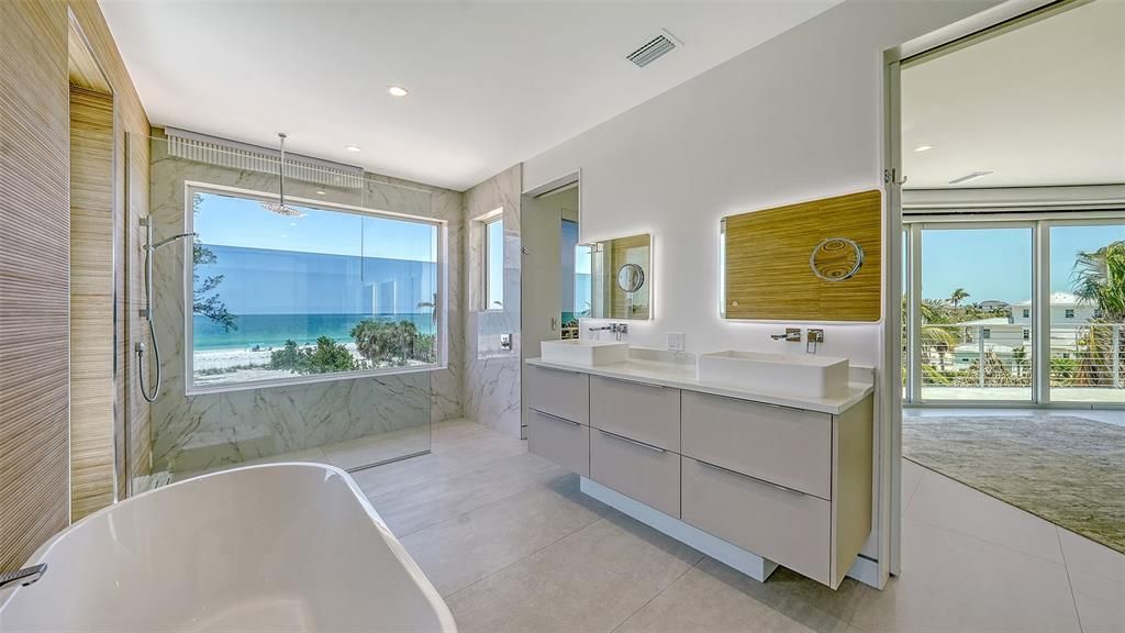 На продажу: $5,995,000 (4 спален, 4 ванн, 4224 Квадратных фут)
