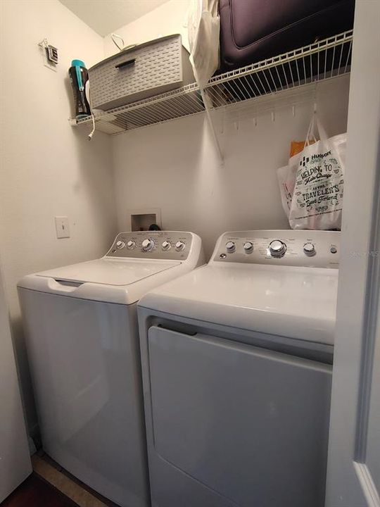 En Venta: $232,500 (3 camas, 2 baños, 1364 Pies cuadrados)