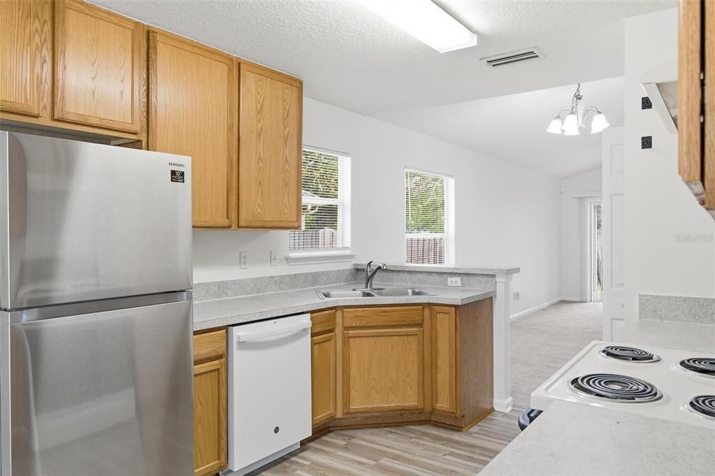 Active With Contract: $259,000 (4 beds, 2 baths, 1553 Square Feet)