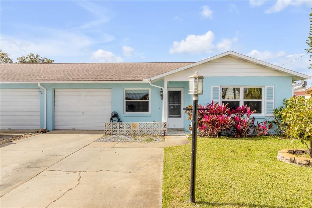 Active With Contract: $215,000 (2 beds, 2 baths, 1038 Square Feet)