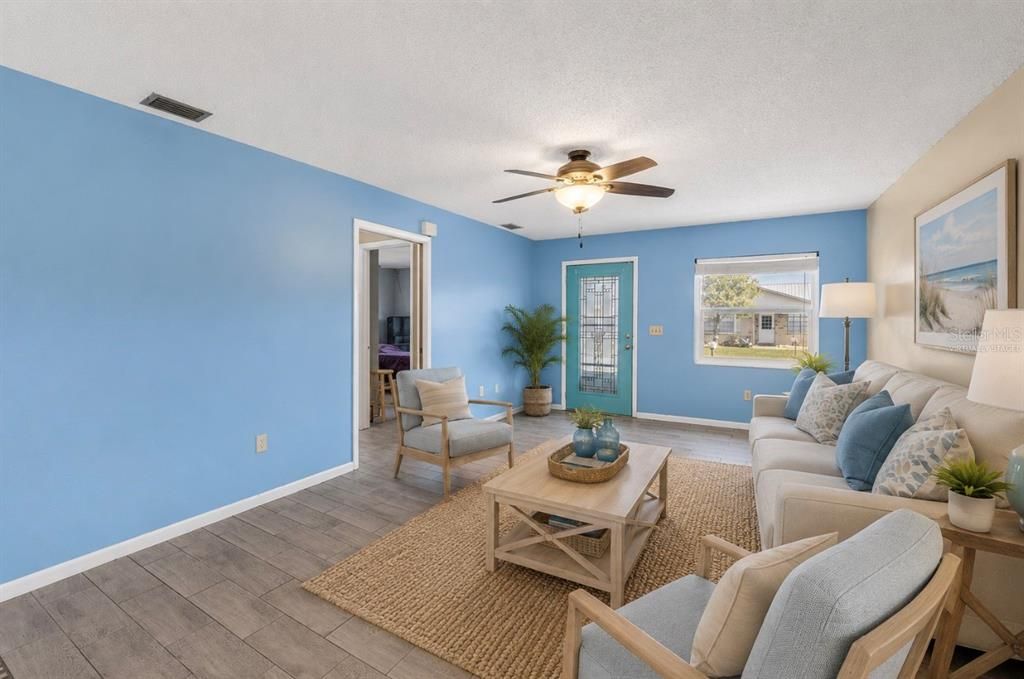 Active With Contract: $215,000 (2 beds, 2 baths, 1038 Square Feet)