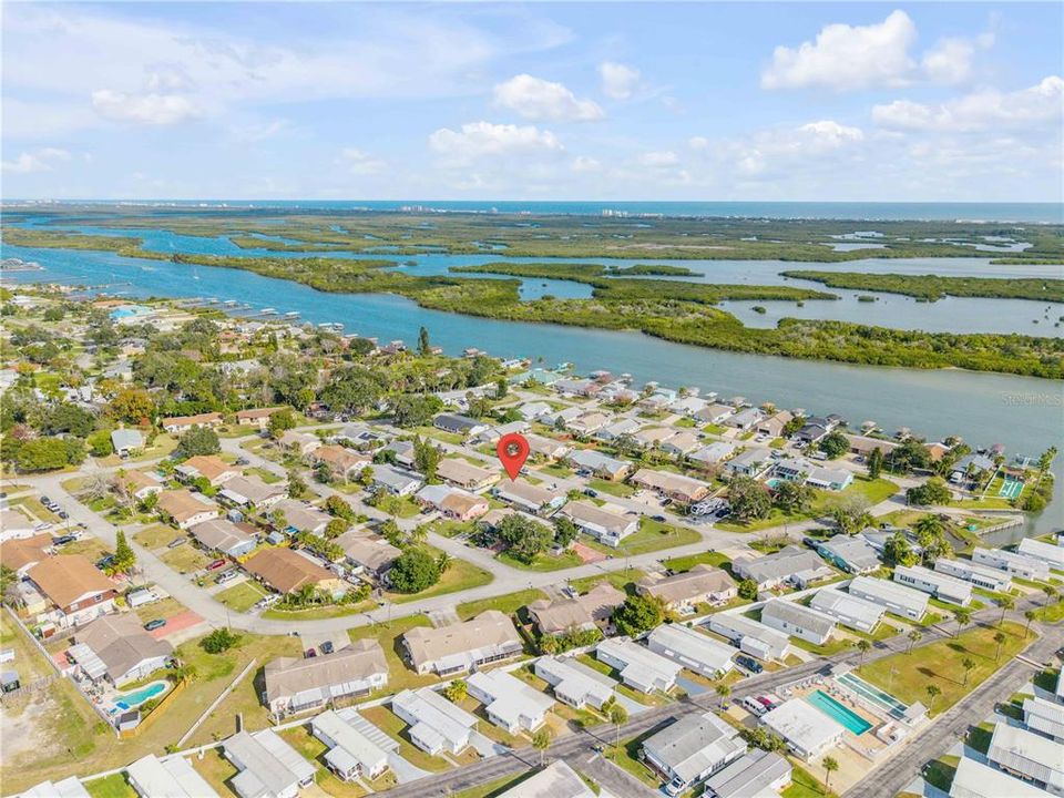 Active With Contract: $215,000 (2 beds, 2 baths, 1038 Square Feet)