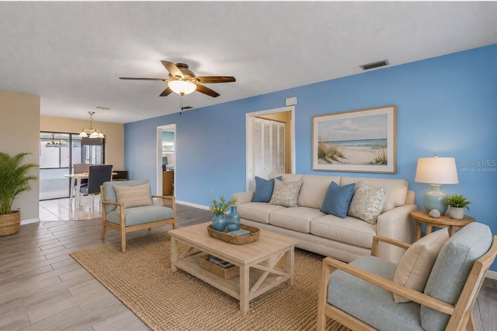 Active With Contract: $215,000 (2 beds, 2 baths, 1038 Square Feet)