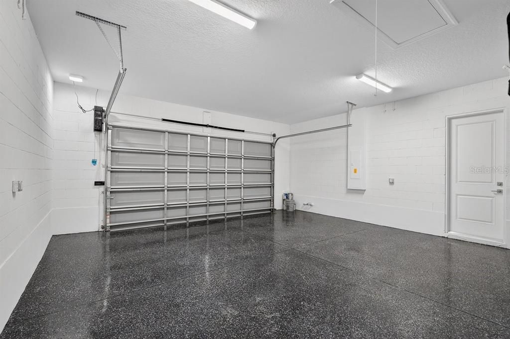 Activo con contrato: $789,000 (4 camas, 3 baños, 2412 Pies cuadrados)