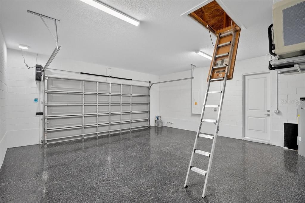 Activo con contrato: $789,000 (4 camas, 3 baños, 2412 Pies cuadrados)