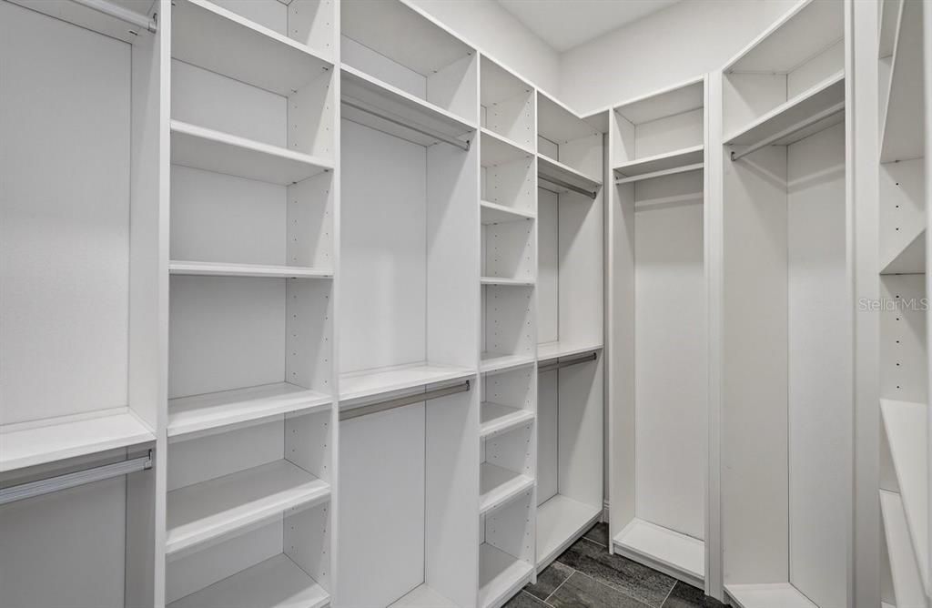 Activo con contrato: $789,000 (4 camas, 3 baños, 2412 Pies cuadrados)