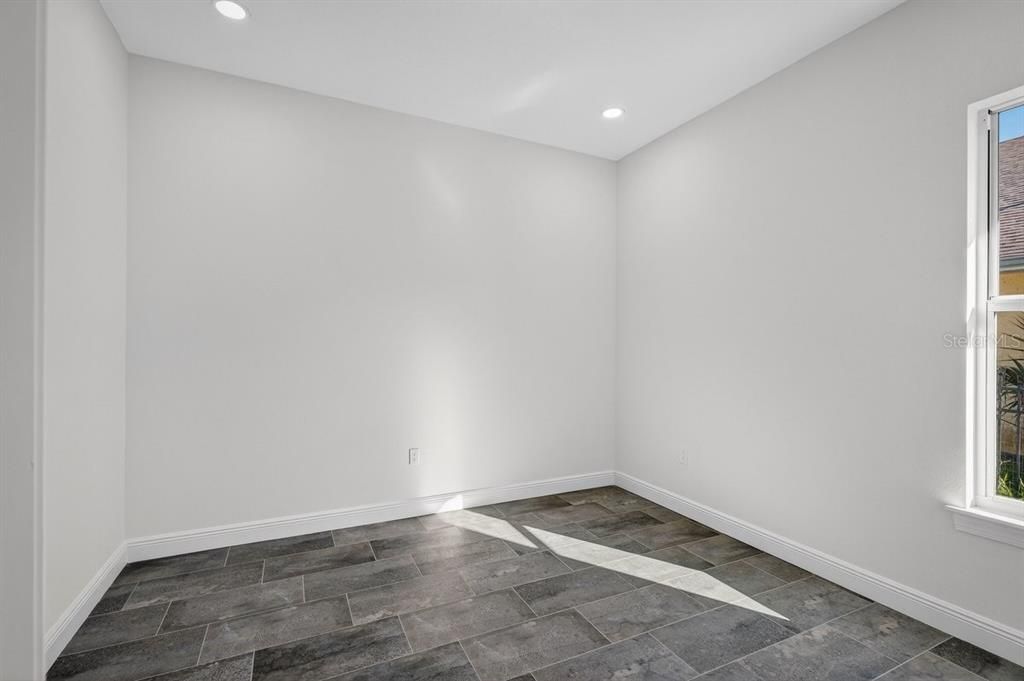 Activo con contrato: $789,000 (4 camas, 3 baños, 2412 Pies cuadrados)