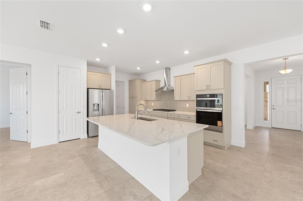 For Sale: $519,005 (2 beds, 2 baths, 2145 Square Feet)