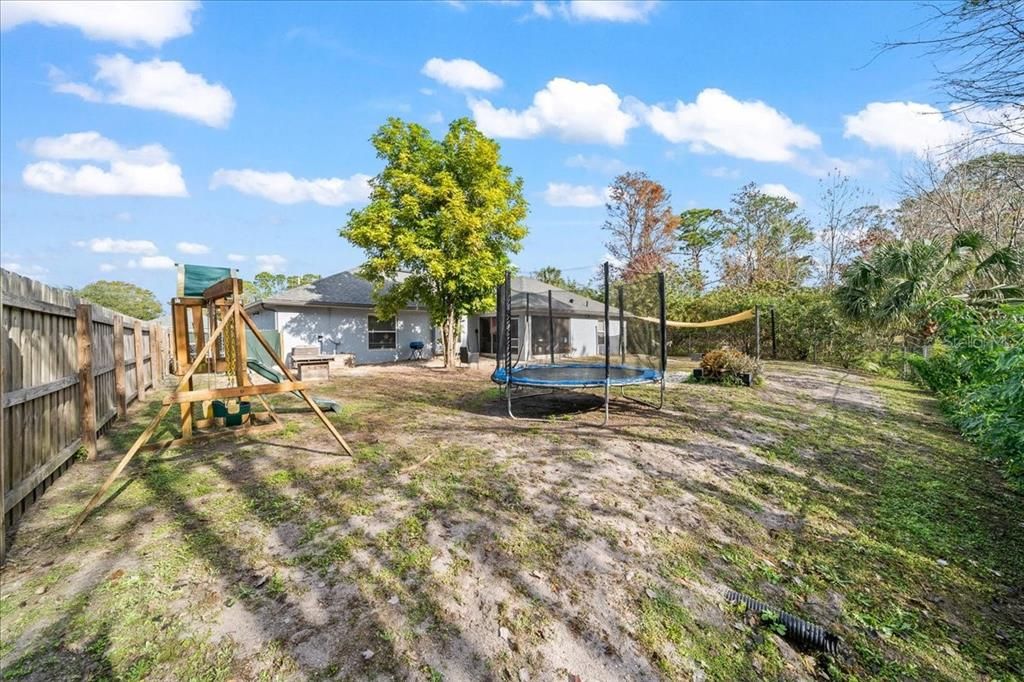 Active With Contract: $354,999 (4 beds, 3 baths, 2015 Square Feet)