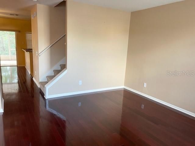 For Rent: $1,700 (3 beds, 2 baths, 1460 Square Feet)