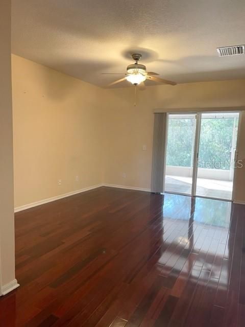 For Rent: $1,700 (3 beds, 2 baths, 1460 Square Feet)