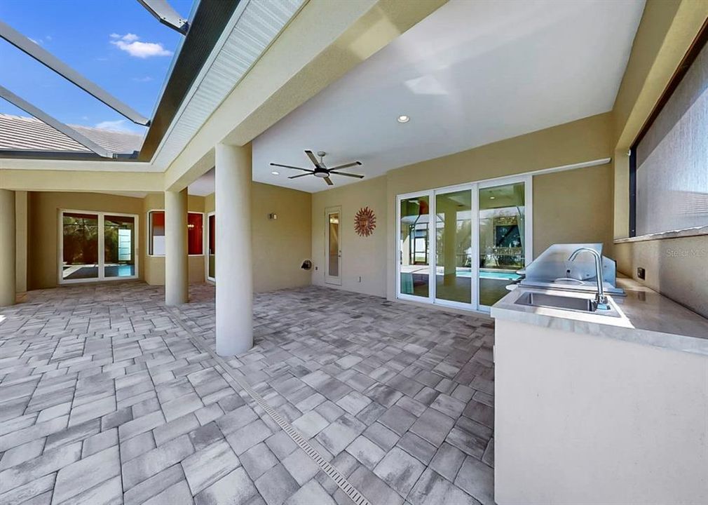 En Venta: $950,000 (4 camas, 3 baños, 3157 Pies cuadrados)