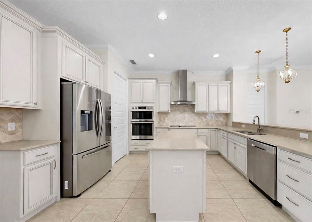 En Venta: $950,000 (4 camas, 3 baños, 3157 Pies cuadrados)