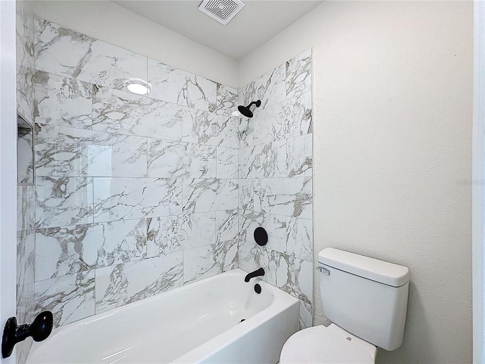 Activo con contrato: $179,000 (3 camas, 2 baños, 1520 Pies cuadrados)