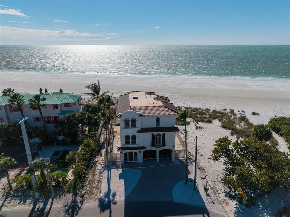 En Venta: $5,950,000 (4 camas, 5 baños, 3469 Pies cuadrados)