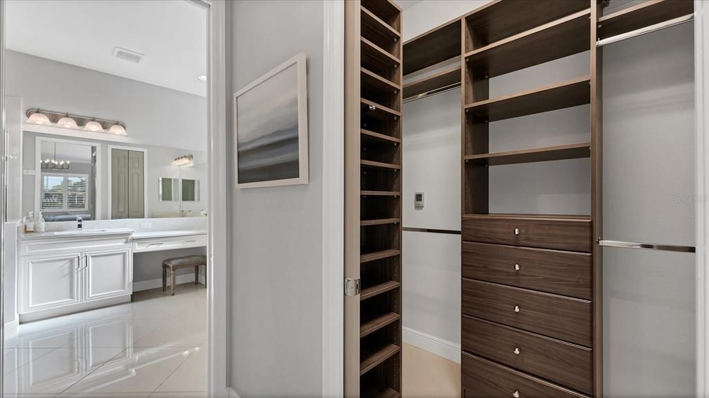 Под контрактом: $899,999 (3 спален, 2 ванн, 2170 Квадратных фут)