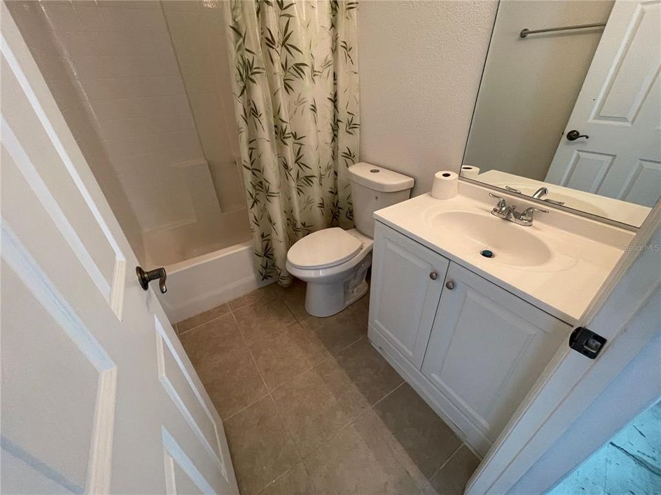 Activo con contrato: $389,000 (3 camas, 2 baños, 1688 Pies cuadrados)