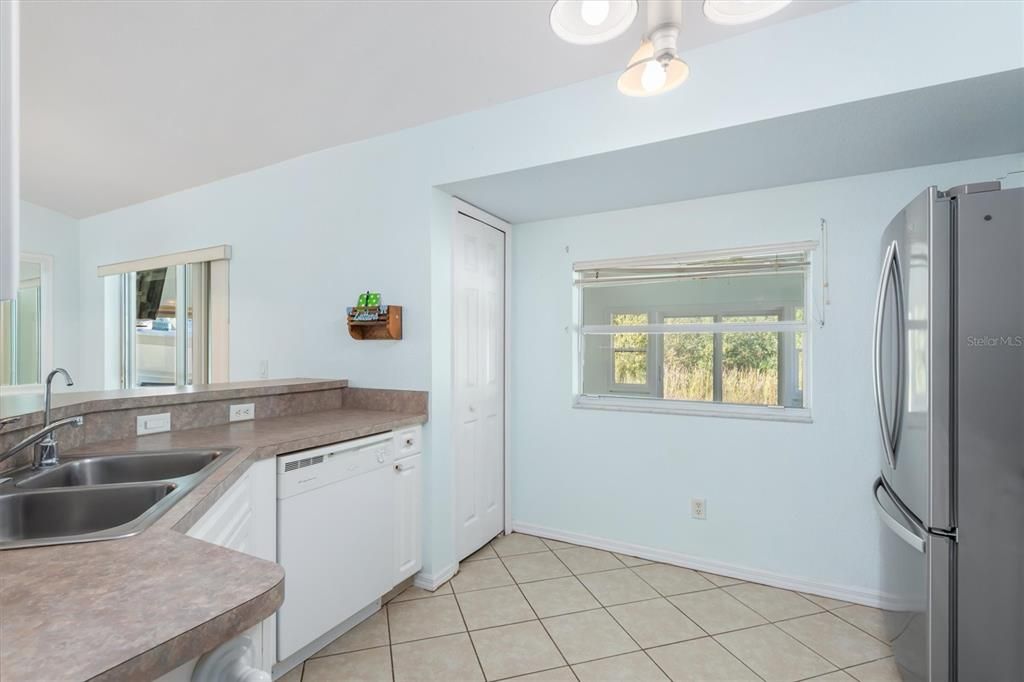 Activo con contrato: $389,000 (3 camas, 2 baños, 1688 Pies cuadrados)