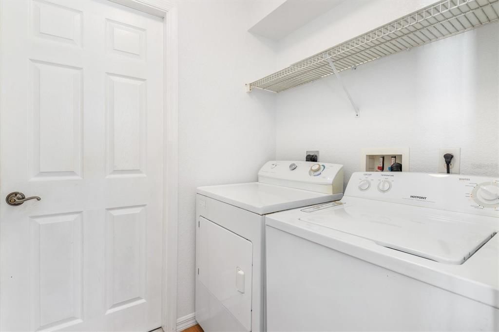 Activo con contrato: $389,000 (3 camas, 2 baños, 1688 Pies cuadrados)
