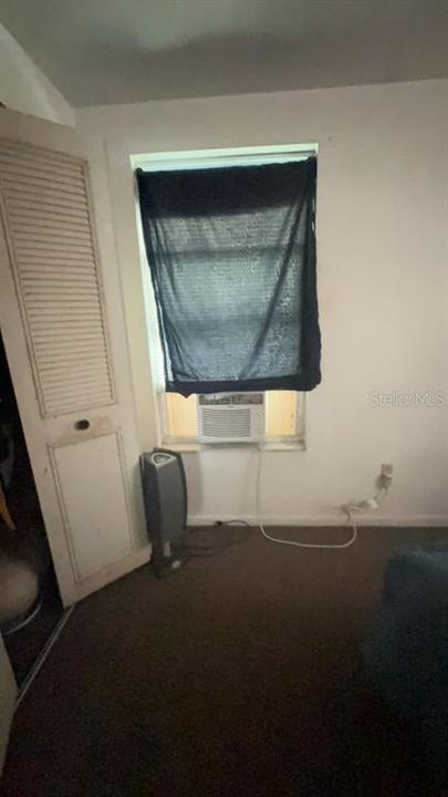 For Sale: $125,000 (2 beds, 1 baths, 782 Square Feet)