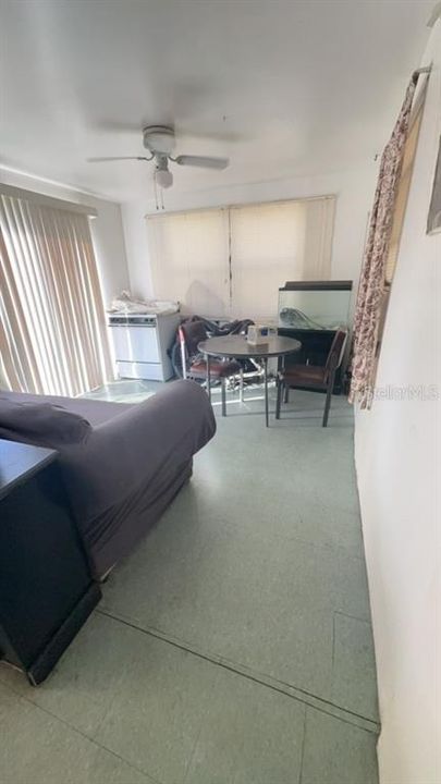 For Sale: $125,000 (2 beds, 1 baths, 782 Square Feet)