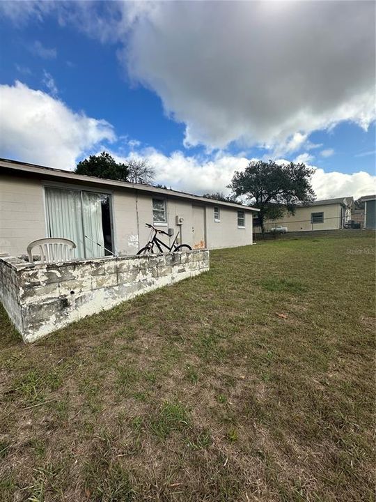 For Sale: $125,000 (2 beds, 1 baths, 782 Square Feet)