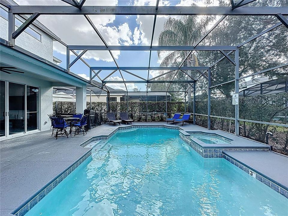 En Venta: $549,999 (6 camas, 4 baños, 2743 Pies cuadrados)