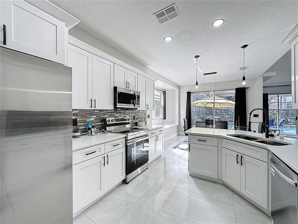 En Venta: $549,999 (6 camas, 4 baños, 2743 Pies cuadrados)